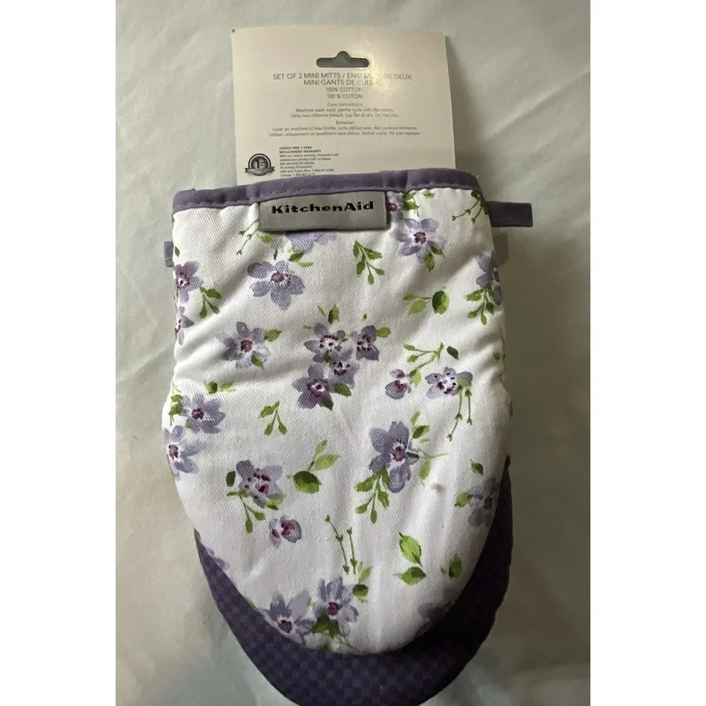 New Set Of KitchenAid Mini Oven Mitts - Purple Flowers‎